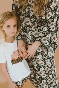 Littles Desert Globe Short Sleeve -Kids Toys Store DSC 5479 24249544 eedc 4b62 b73e e7bca006e7d2