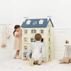 Palace Wooden Dolls House -Kids Toys Store H152 palace wooden dolls house children looking through windows
