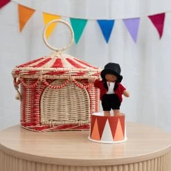 Holdie Rolando The Ringleader 19 Holdie Rolando The Ringleader -Kids Toys Store Holdie Rolando Ringleader Lifestyle 3